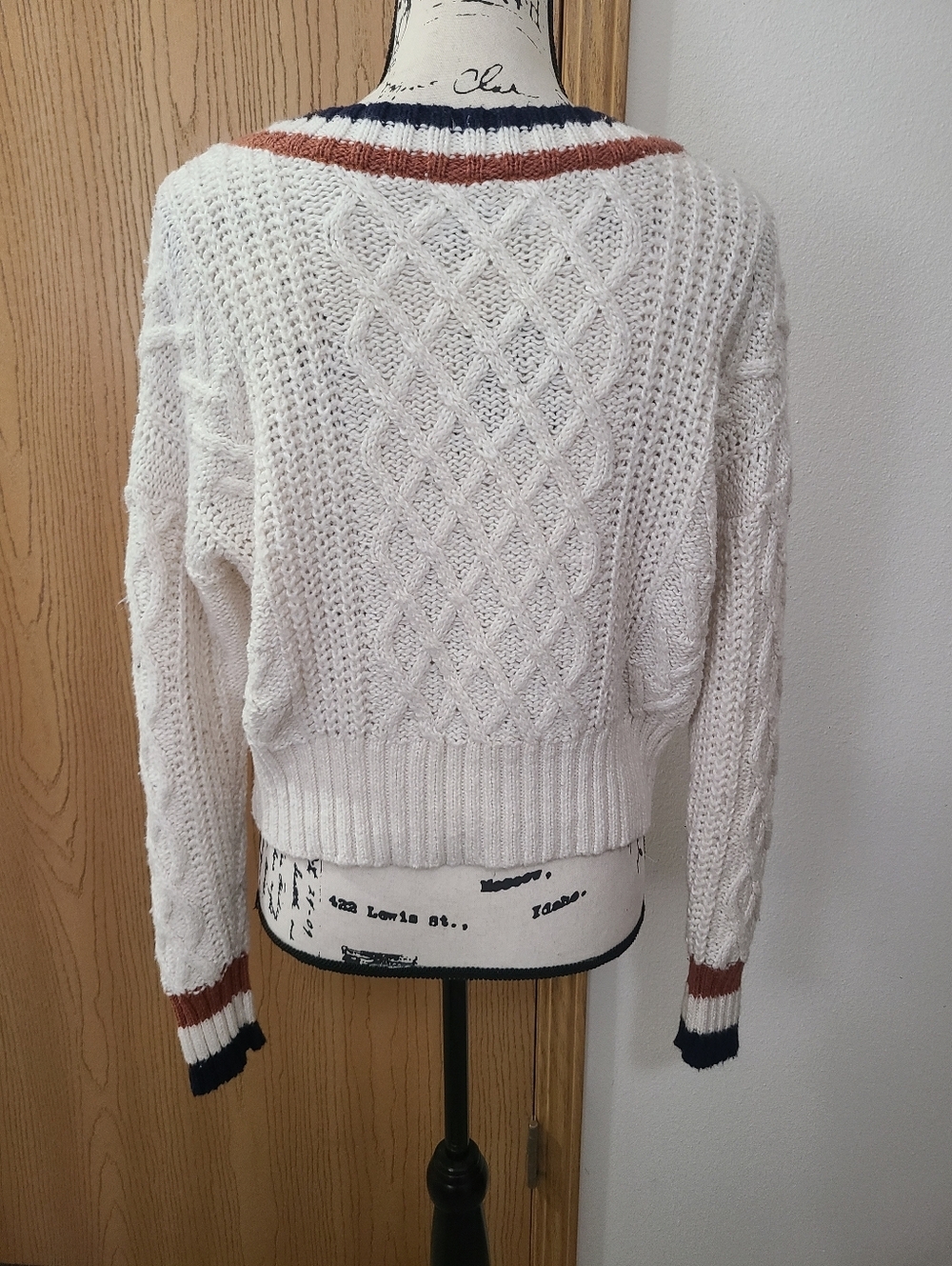 American Eagle Preppy Varsity Chunky Knit Cropped Striped V-neck Sweater - Picture 2 of 3